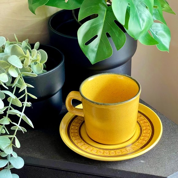 Set of 7 | Vintage (1970s) Franciscan "Honeycomb" Cup & Saucer Set - Picture 1 of 4